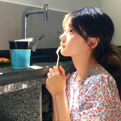 浪漫的女儿 海报